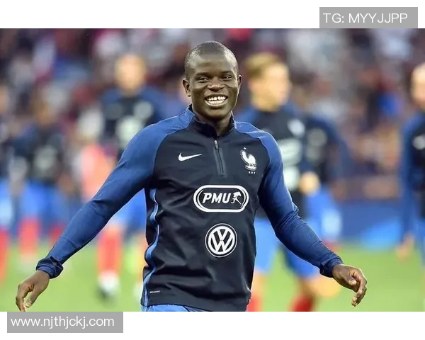 哈维西蒙斯:从青训新星到足坛璀璨明珠的成长之路 哈维西蒙斯:从青训新星到足坛璀璨明珠的成长之路