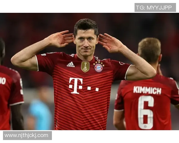 莱万回归老东家对决拜仁球迷怒斥其忘恩负义情绪高涨