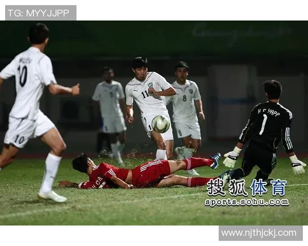 2015年香港队与中国队激战回顾：历史交锋与精彩瞬间分析