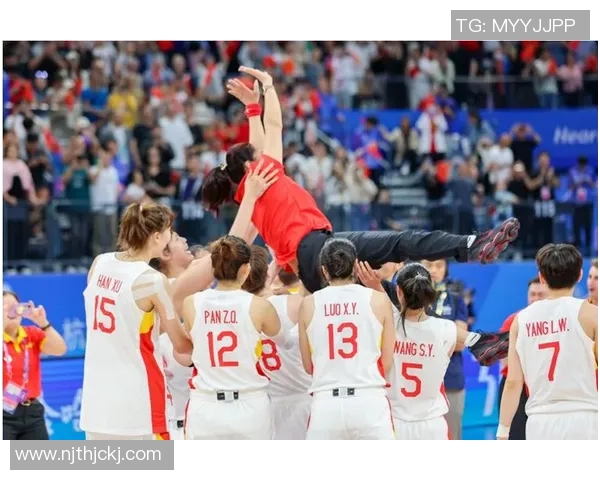 中国女篮勇战美国职联巅峰对决展现女子篮球新风采